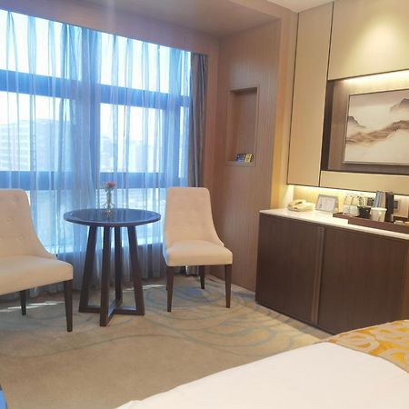 Jin Jiang Pine City Hotel Shanghái Exterior foto